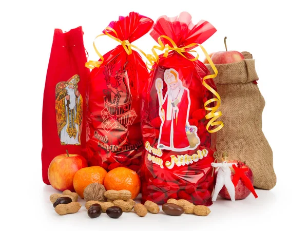 Aziz Nicholas ve Krampus kavramı. Orta Avrupa Nikolaus ve Krampus folkloru Avusturya, Bavyera / Almanya, Hırvatistan, Çek Cumhuriyeti, Hungaey, Kuzey İtalya, Slovakya ve Slovenya 'da.