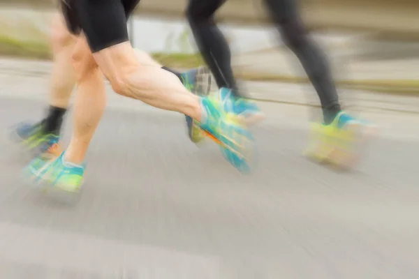 Marathonlauf Profi Und Hobbyläufer Gemeinsam — Stockfoto