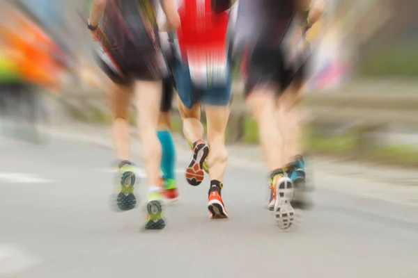 Μαραθώνιος Τρέξιμο Επαγγελματίες Και Ερασιτέχνες Δρομείς Μαζί — Φωτογραφία Αρχείου