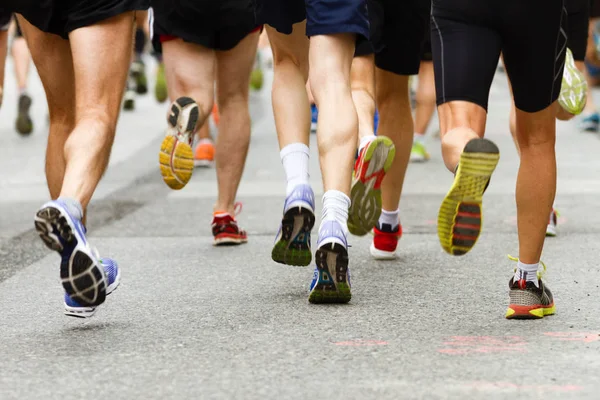 Maraton Koşusu Profesyonel Amatör Koşucular Birlikte — Stok fotoğraf