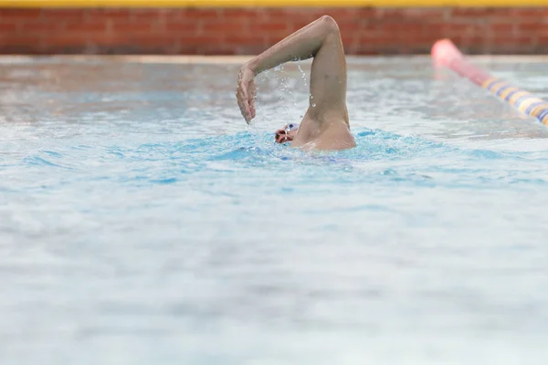Schwimmer Schwimmbad — Stockfoto