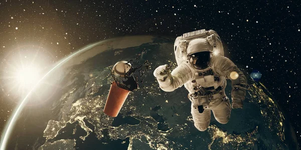 Astronaut All Gegen Die Erde — Stockfoto