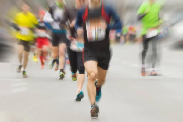 Marathonlauf Profi Und Hobbyläufer Gemeinsam — Stockfoto