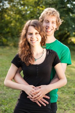 Genç mutlu sevgi dolu Çift