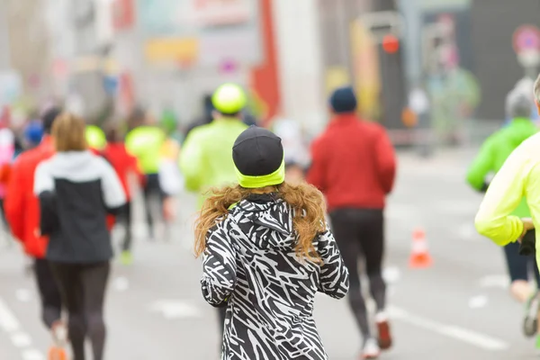 Carrera Maratón Corredores Profesionales Aficionados Juntos — Foto de Stock