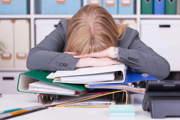 Mujer Estresada Oficina Concepto Burnout Exceso Trabajo Situaciones Negocio — Foto de Stock