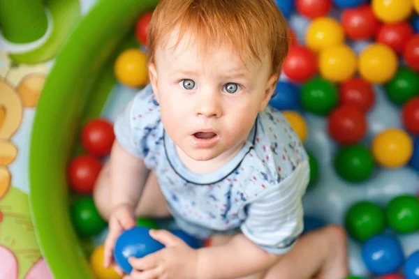 Kinder Verbringen Zeit Und Spaß Tag Park lizenzfreie Stockfotos