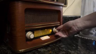 Kadın radyo dalgaları tunes