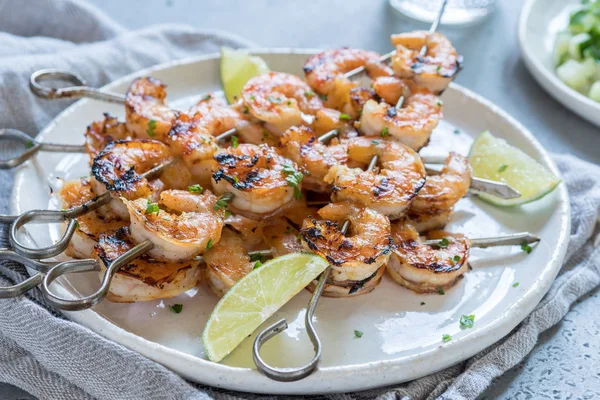 Brochetas Camarón Parrilla Con Adobo Miel Ajo Mariscos Mariscos —  Fotos de Stock