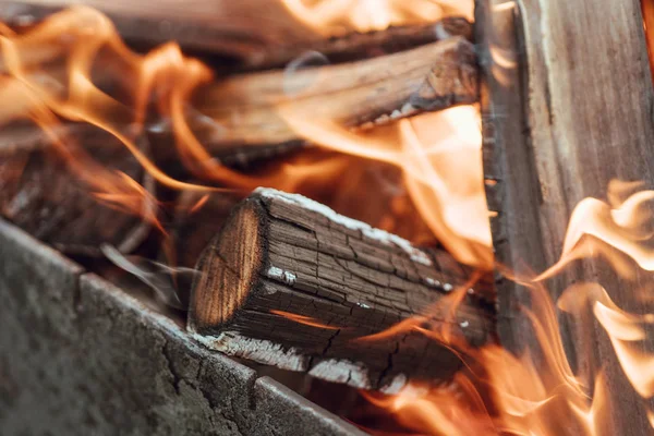 Crest Ohně Spalování Dřeva Krbu — Stock fotografie