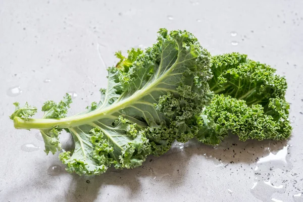 Fresh Green Kale Leaves Concrete Table — Stock Photo, Image