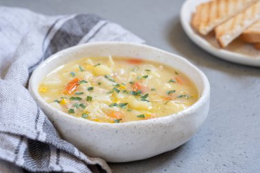 Sebzeli tavuk çorbası