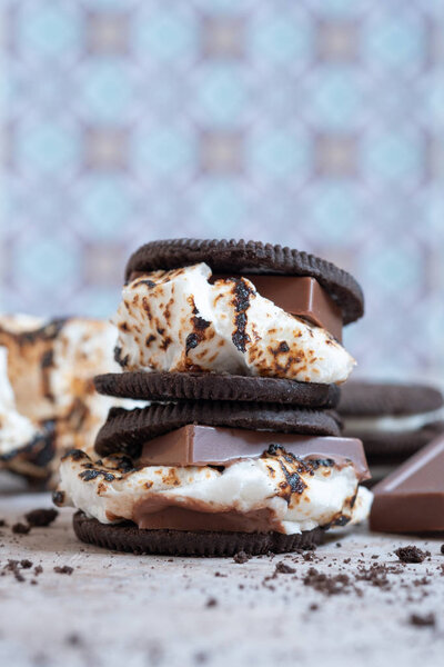 Зефир с шоколадным печеньем
