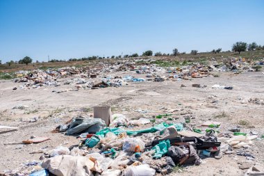 Yetkisiz çöplüğü