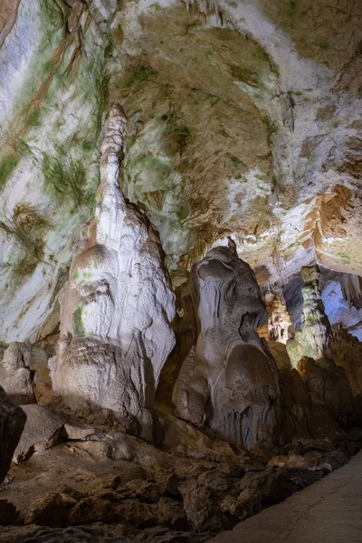 Cave stalactites, stalagmites, and other formations at Marble cave, Crimea — Stock Photo, Image