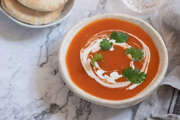 Čerstvé smetany rajčatová polévka — Stock fotografie