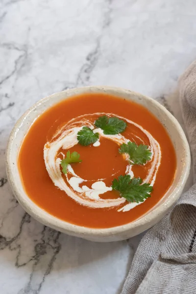 Čerstvé smetany rajčatová polévka — Stock fotografie
