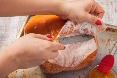 Sırlı tatil domuz jambon hazırlanan