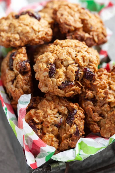 Oat cookies with cranberry and pecan — Stock Photo, Image