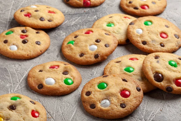 Biscotti con caramelle al cioccolato — Foto Stock