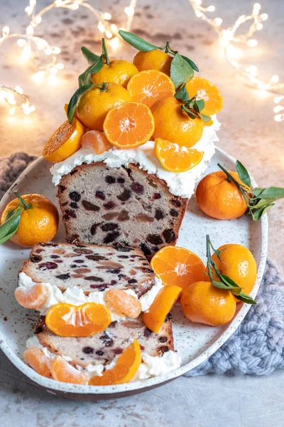 クリスマスのフルーツ ケーキ — ストック写真