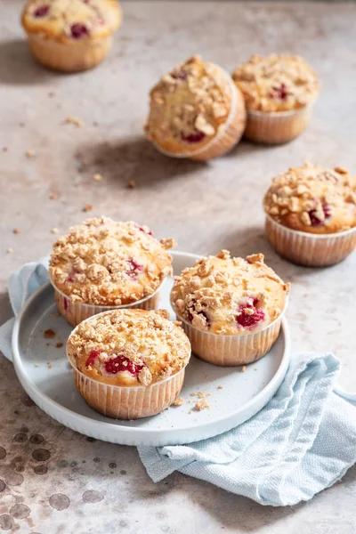 Delicious raspberry muffins — Stock Photo, Image