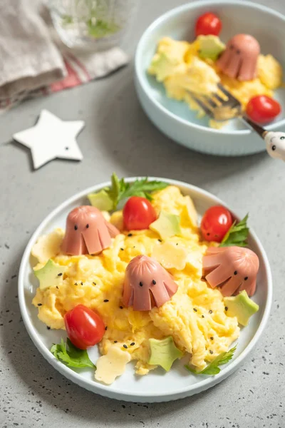 Octopus sausage with scrambled eggs served for breakfast — Stock Photo, Image