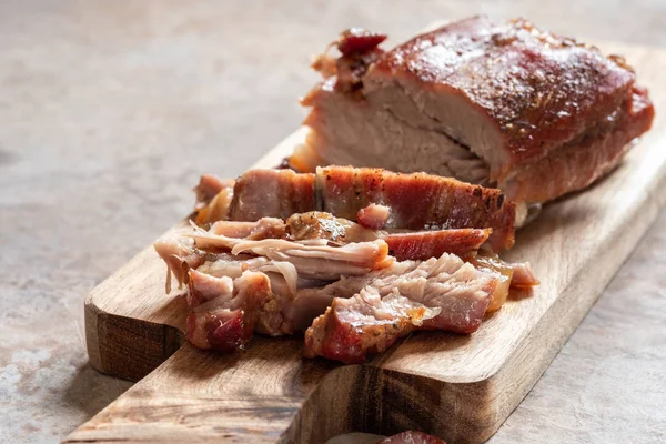 Gebackener karamellisierter Schweinebauch — Stockfoto