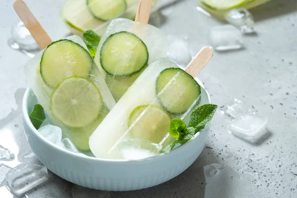 Pepino, chá verde e gelado de limão — Fotografia de Stock