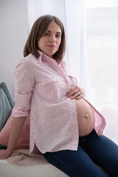 Vacker gravid kvinna — Stockfoto