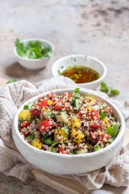 Quinoa tabbouleh salata