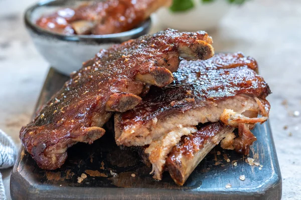 Grilled and smoked ribs