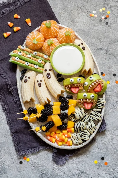 Gezond fruit Halloween traktaties. — Stockfoto