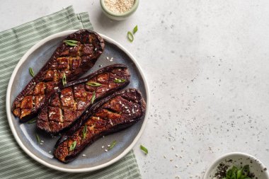 Miso Glaze veya nasu dengaku ile Közlenmiş patlıcan.