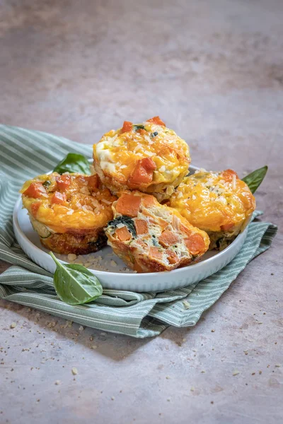 Delicious egg muffins with sweet potato and spinach — Stock Photo, Image