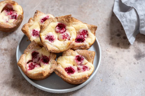 Raspberry Cream Cheese Muffins — Stock Photo, Image