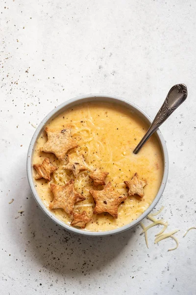 Cheese soup with toasts — Stock Photo, Image