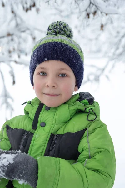 Portret van de jongen in de winter — Stockfoto