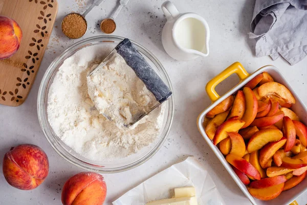 Ingredients for peach cobbler pie — Stock Photo, Image