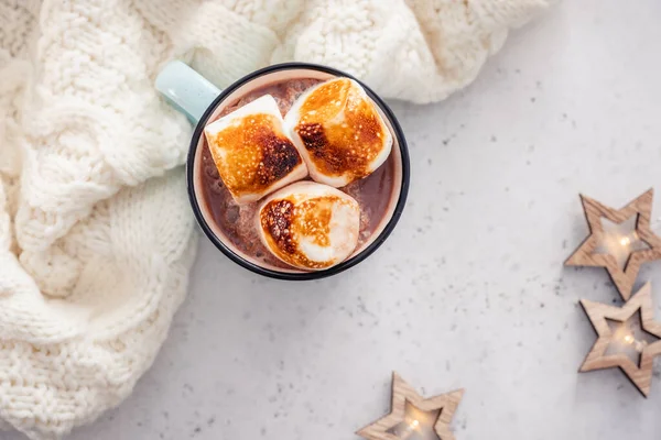 Chocolate quente com marshmallow torrado — Fotografia de Stock