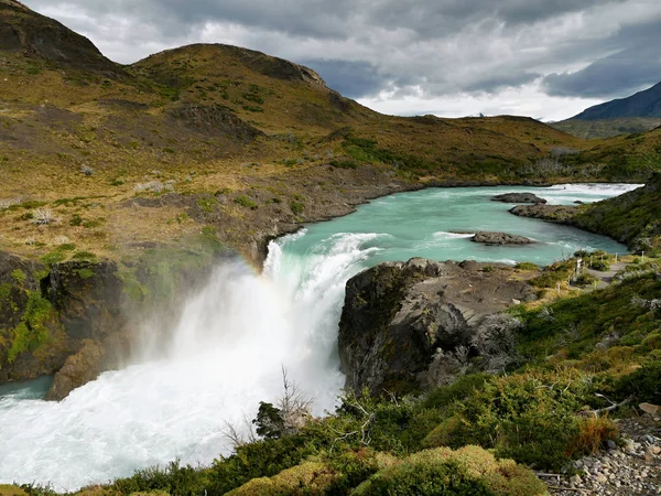 Vodopád Skalách Podzimním Lese Patagonie Argentina — Stock fotografie