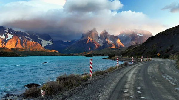 Torres Del Paine Hegységei Chilében Napkeltekor — Stock Fotó