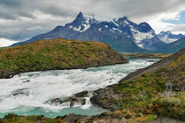 Waterval Rotsen Herfst Bos Patagonië Argentinië — Stockfoto