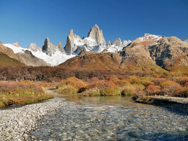 Arjantin Patagonya Vahşi Dağlarda Sonbahar Ünlü Fitz Roy Dağı — Stok fotoğraf