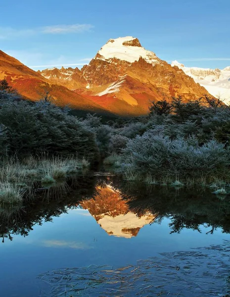 Reflektion Berg Sjö Patagonien Argentina Andy Berg — Stockfoto