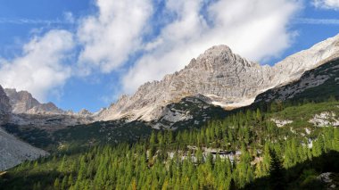 Dolomitler dağları. İtalya inanılmaz bir yer.