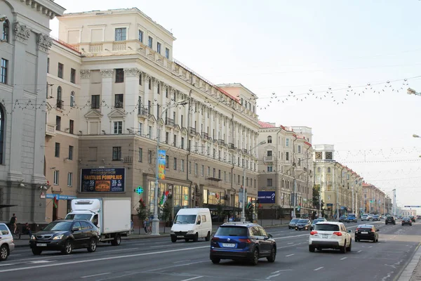 Rusya'nın başkenti. -Minsk şehir. Bağımsızlık Meydanı görünümü 3