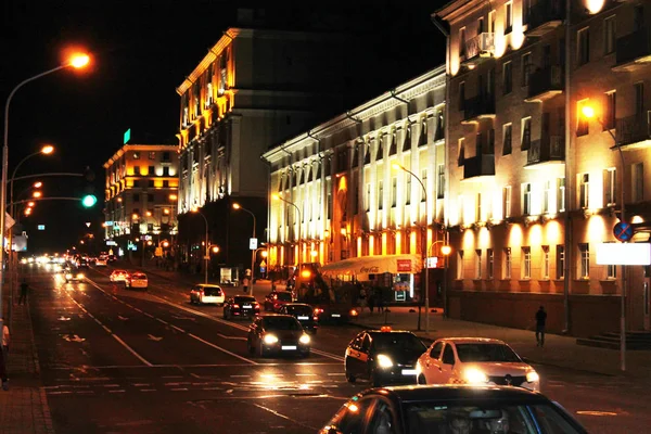 Rusya Nın Başkenti Minsk Şehir Yanka Kupala Sokağı Gece Görünümü — Stok fotoğraf