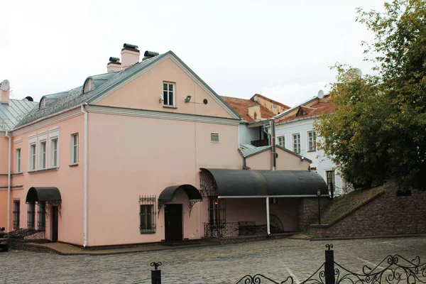 Hlavní Město Běloruské Republiky Minsk Trinity Předměstí Příjemný Růžový Domeček — Stock fotografie