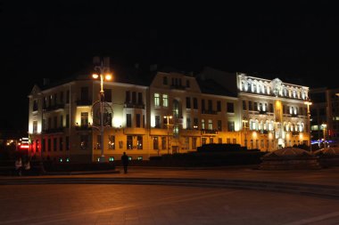 Rusya Minsk başkentidir. Bağımsızlık Meydanı. gece görünümü